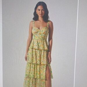 NWT Astr The Label Midsummer Floral Tiered Maxi Dress Small